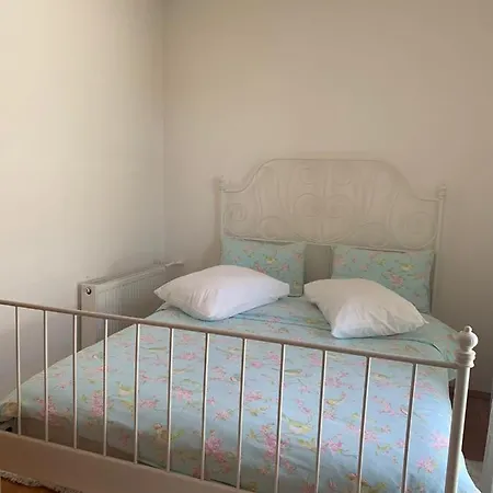 Flora * Çeşme