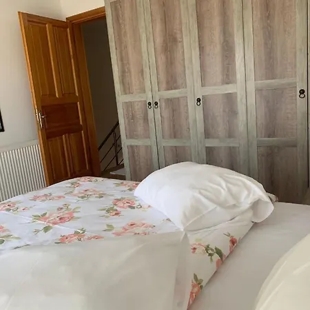 Flora * Çeşme